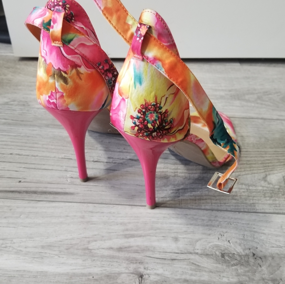 Shoes - Picture 2 of 2